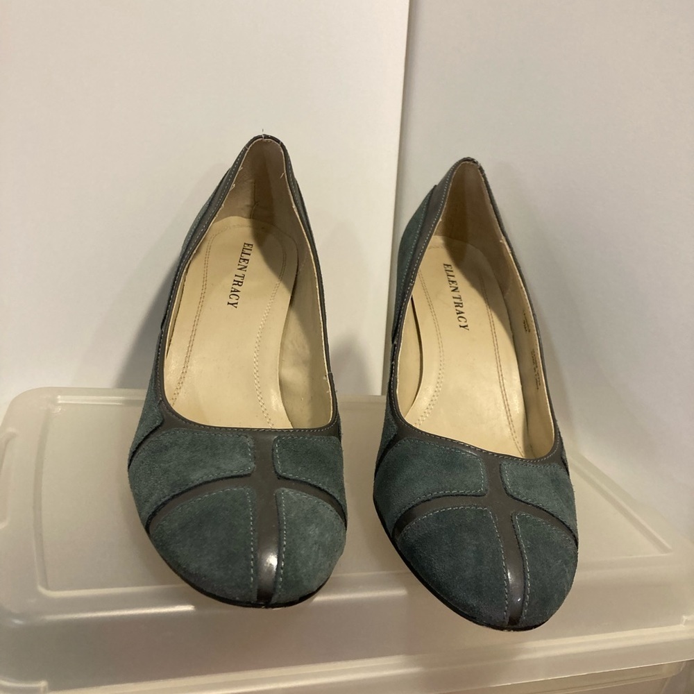 ELLEN TRACEY NEW Suede  Window Pane  Wedge  Gray  9.5 - - Picture 10 of 12